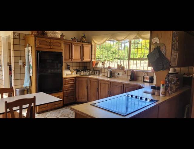 4 BEDROOM HOUSE FOR SALE IN GLENVISTA